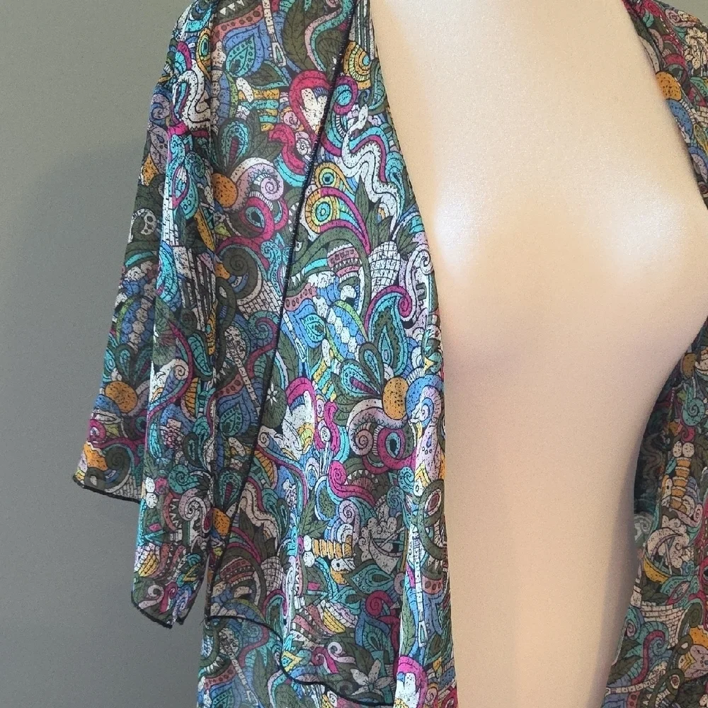 LuLaRoe Multi-colored Short Sleeve Kimono with Fringe Trim Size Small